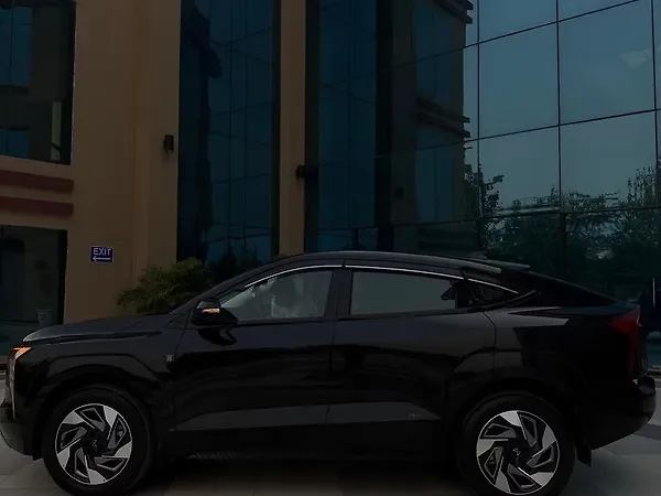 Mahindra XEV 9e Pack Three 79.0 kWh 11.2kW Charger - Photo 8