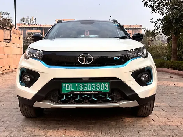 Tata Nexon EV XZ Plus LUX - Photo 2