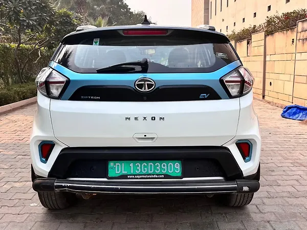 Tata Nexon EV XZ Plus LUX - Photo 5