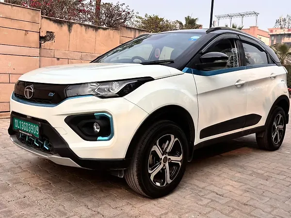 Tata Nexon EV XZ Plus LUX - Photo 7