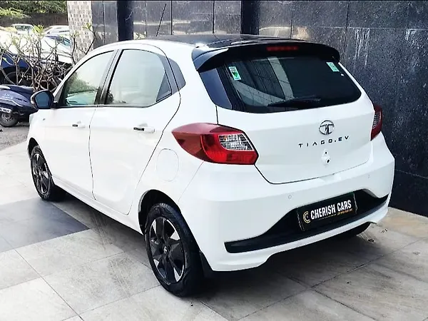 Tata Tiago EV XZ Plus Tech LUX Long Range [2022-2025] - Photo 5
