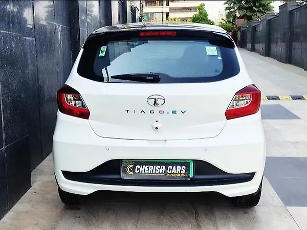 Tata Tiago EV XZ Plus Tech LUX Long Range [2022-2025] - Photo 6