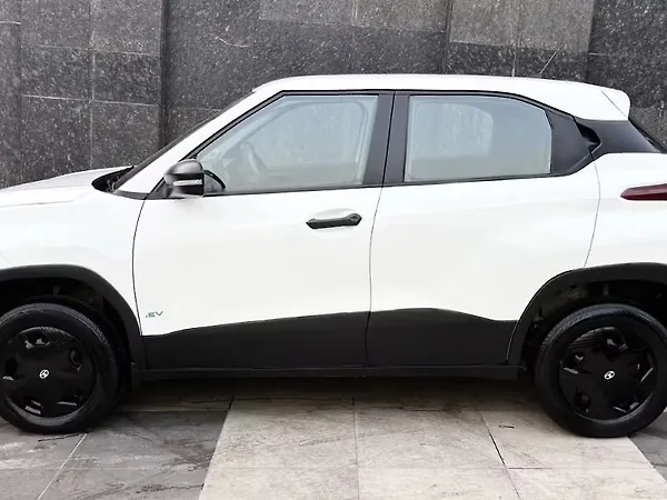 Tata Punch EV Smart Plus 3.3 - Photo 4
