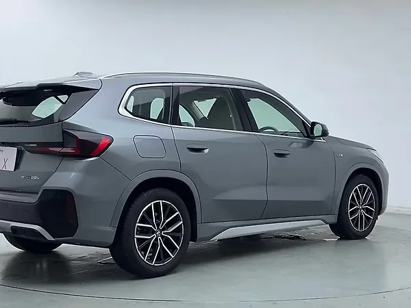 BMW iX1 xDrive30 M Sport - Photo 6