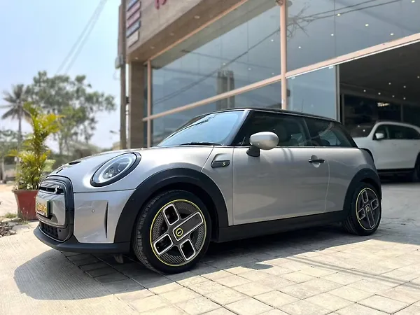 Mini Cooper SE 3-Door - Photo 4