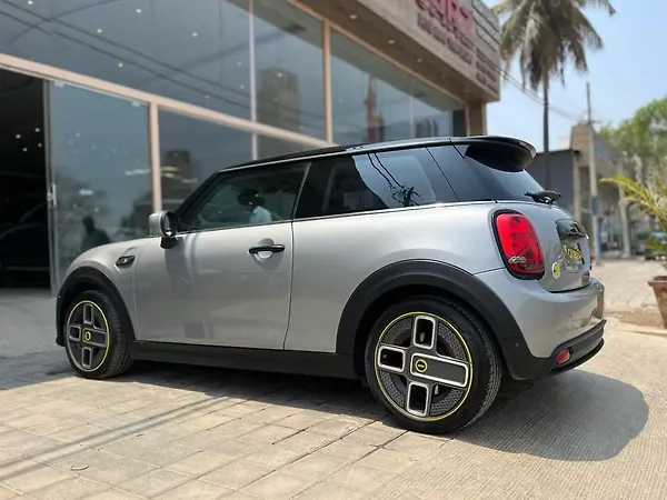 Mini Cooper SE 3-Door - Photo 5