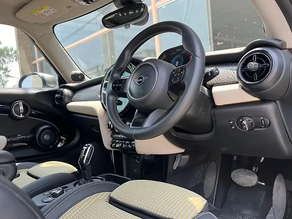 Mini Cooper SE 3-Door - Photo 7