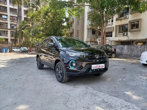 Tata Nexon EV XZ Plus LUX Dark Edition - Photo 4