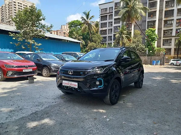 Tata Nexon EV XZ Plus LUX Dark Edition - Photo 5
