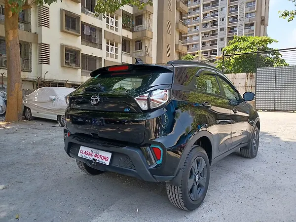 Tata Nexon EV XZ Plus LUX Dark Edition - Photo 8