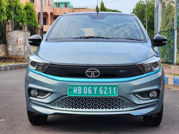 Tata Tiago EV XZ Plus Tech LUX Long Range [2022-2025] - Photo 3