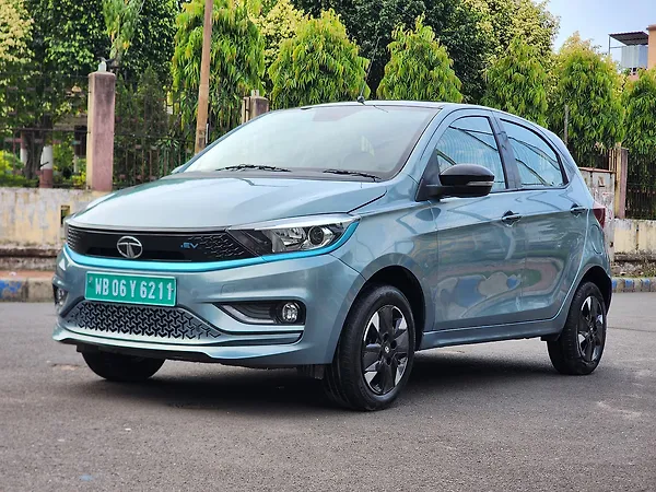 Tata Tiago EV XZ Plus Tech LUX Long Range [2022-2025] - Photo 4