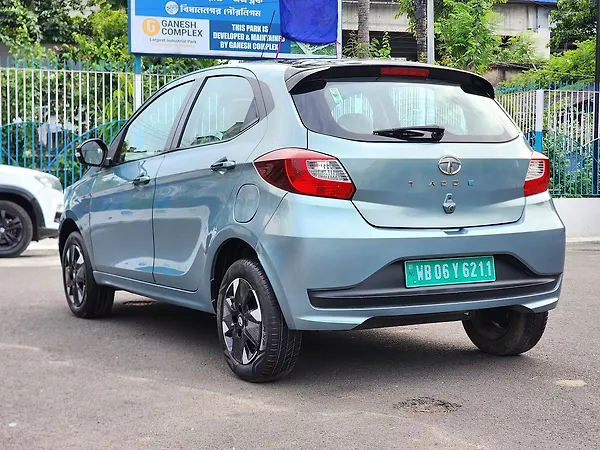 Tata Tiago EV XZ Plus Tech LUX Long Range [2022-2025] - Photo 6