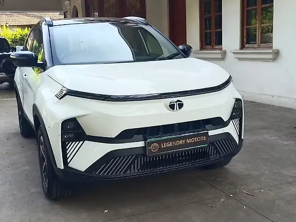 Tata Nexon EV Fearless 45.0 kWh - Photo 3