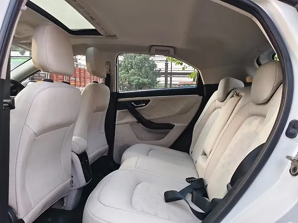 Tata Nexon EV XZ Plus LUX Dark Edition - Photo 5