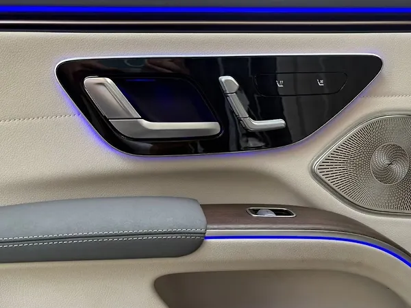 Mercedes-Benz EQS 580 4MATIC - Photo 8