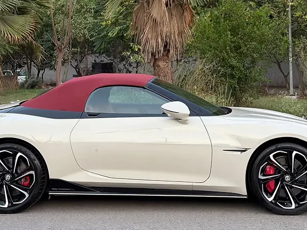 MG Cyberster GT 77.0 kWh Dual Tone - Photo 4