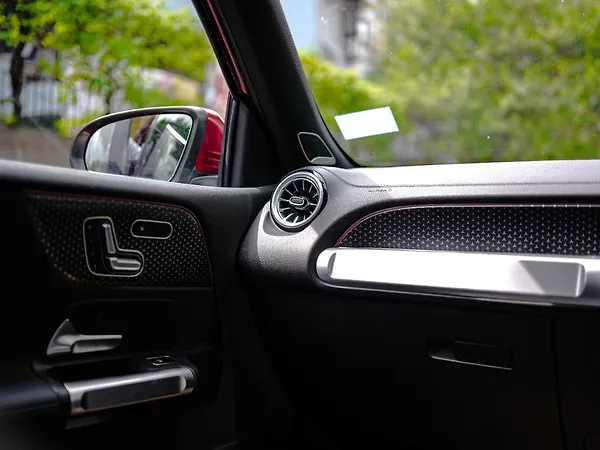 Mercedes-Benz EQB 350 4MATIC - Photo 8