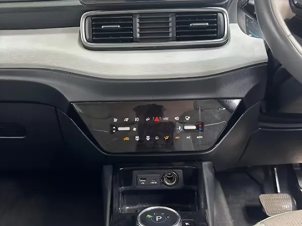 Tata Punch EV Empowered Plus Long Range 3.3 - Photo 5