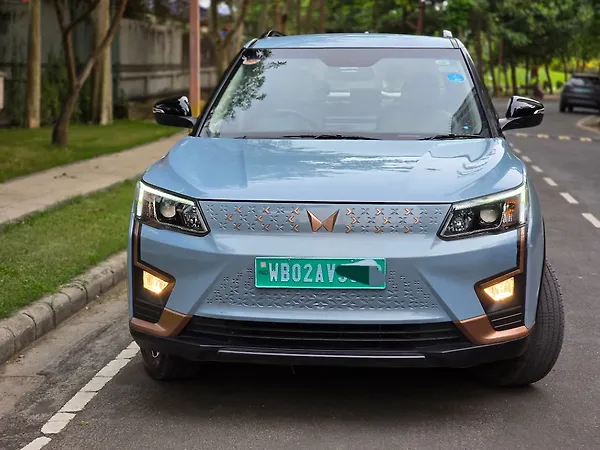 Mahindra XUV400 EL 39.4 KWH - Photo 3