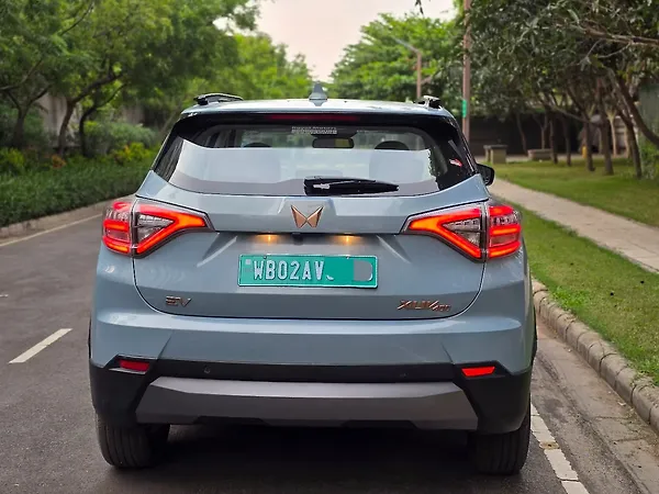 Mahindra XUV400 EL 39.4 KWH - Photo 5