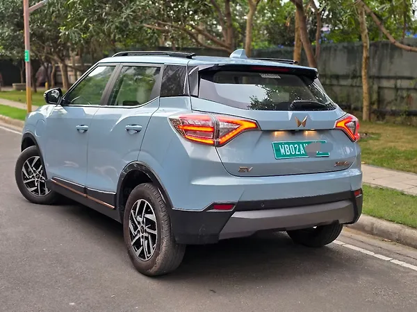 Mahindra XUV400 EL 39.4 KWH - Photo 6