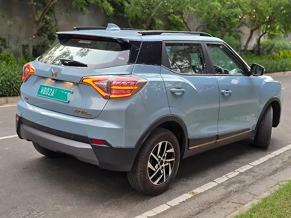 Mahindra XUV400 EL 39.4 KWH - Photo 8