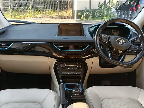 Tata Nexon EV XZ Plus LUX - Photo 8