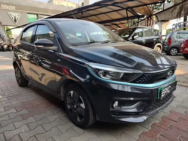 Tata Tiago EV XZ Plus Tech LUX Long Range [2022-2025] - Photo 3