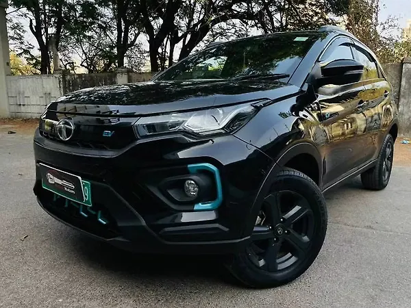 Tata Nexon EV XZ Plus Dark Edition - Photo 4