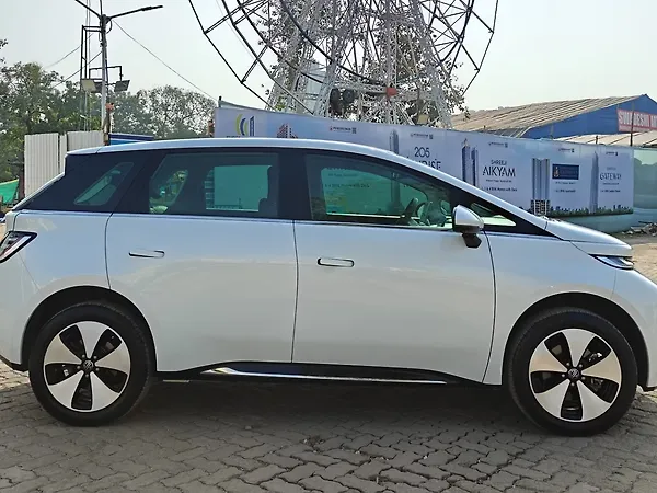 MG Windsor EV Exclusive 38.0 kWh - Photo 6