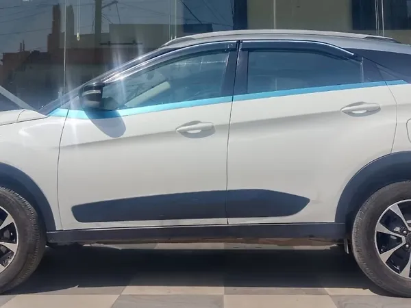 Tata Nexon EV XZ Plus LUX - Photo 4