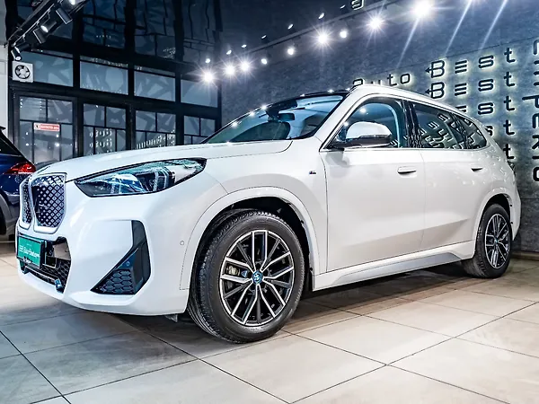 BMW iX1 eDrive20L M Sport - Photo 4
