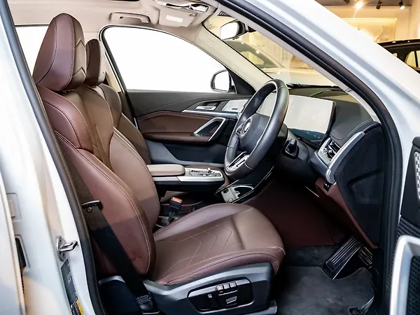 BMW iX1 eDrive20L M Sport - Photo 5