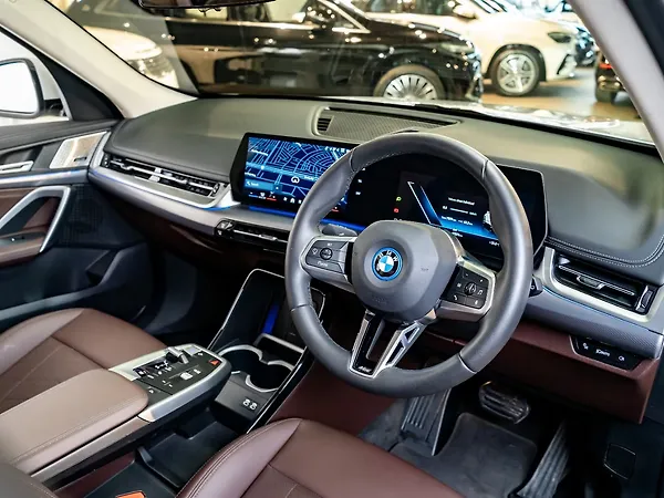 BMW iX1 eDrive20L M Sport - Photo 7