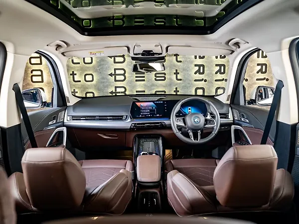 BMW iX1 eDrive20L M Sport - Photo 8
