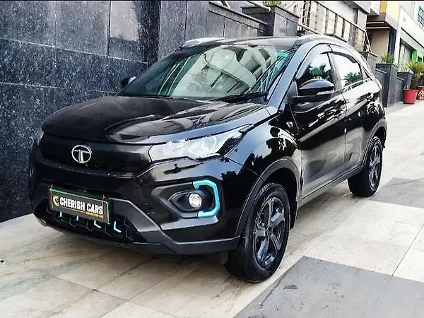 Tata Nexon EV XZ Plus Dark Edition - Photo 2