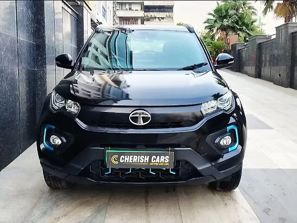 Tata Nexon EV XZ Plus Dark Edition - Photo 3
