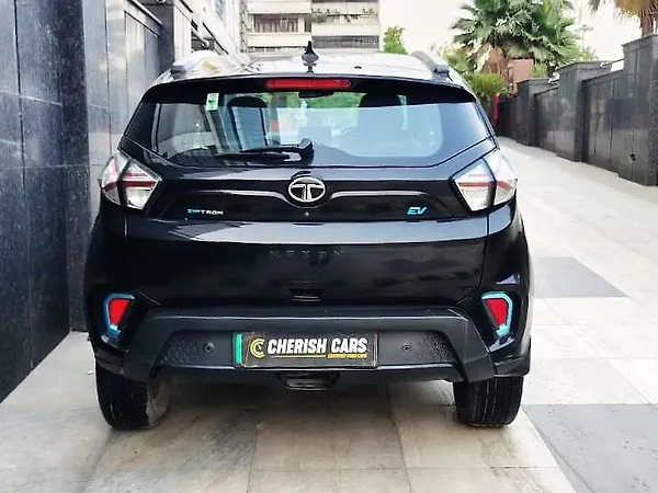 Tata Nexon EV XZ Plus Dark Edition - Photo 6