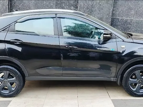Tata Nexon EV XZ Plus Dark Edition - Photo 8