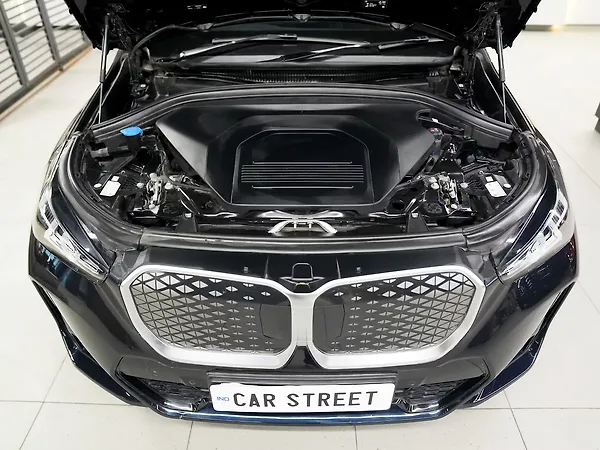 BMW iX1 eDrive20L M Sport - Photo 3