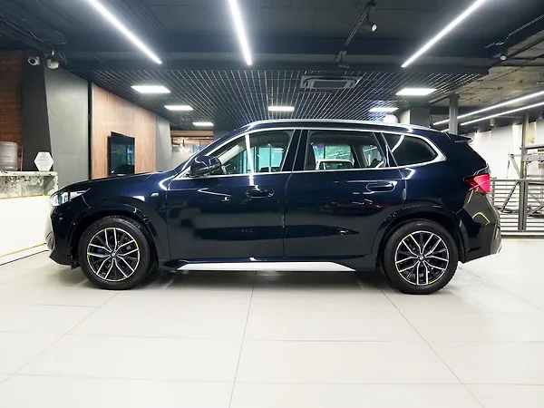 BMW iX1 eDrive20L M Sport - Photo 6