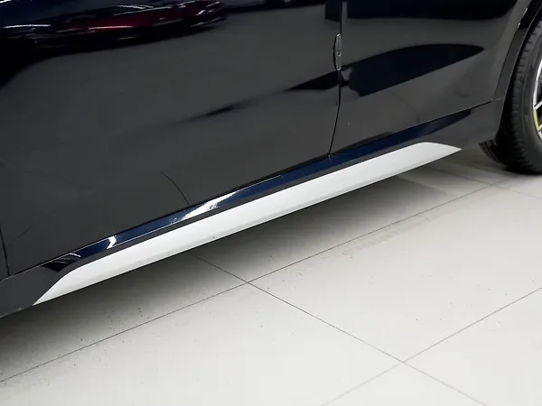 BMW iX1 eDrive20L M Sport - Photo 8
