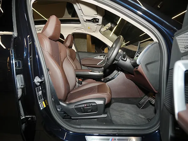 BMW iX1 eDrive20L M Sport - Photo 4