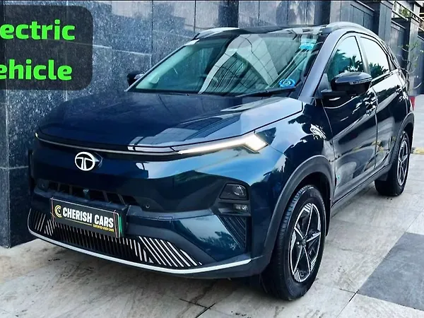 Tata Nexon EV Empowered Plus 45.0 kWh - Photo 2