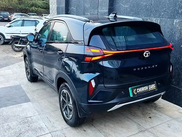 Tata Nexon EV Empowered Plus 45.0 kWh - Photo 4
