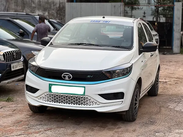 Tata Tiago EV XE Medium Range [2022-2025] - Photo 4