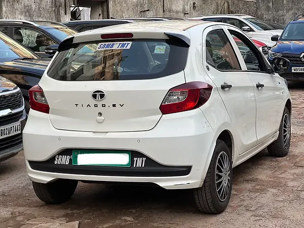 Tata Tiago EV XE Medium Range [2022-2025] - Photo 6