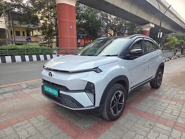 Tata Nexon EV Empowered Plus Long Range - Photo 4