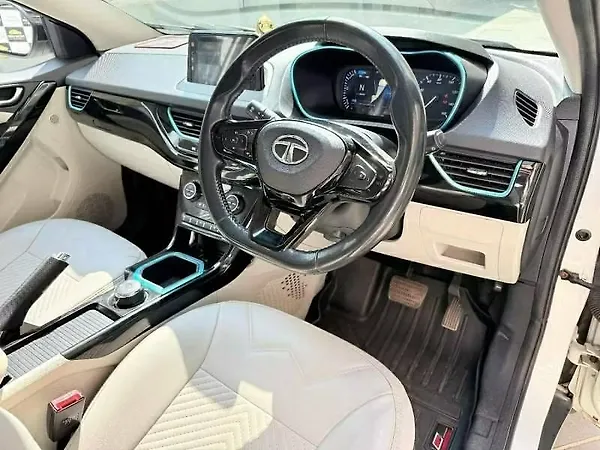 Tata Nexon EV XZ Plus LUX - Photo 3